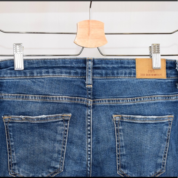 Distressed Jeans - Picture 3 of 4